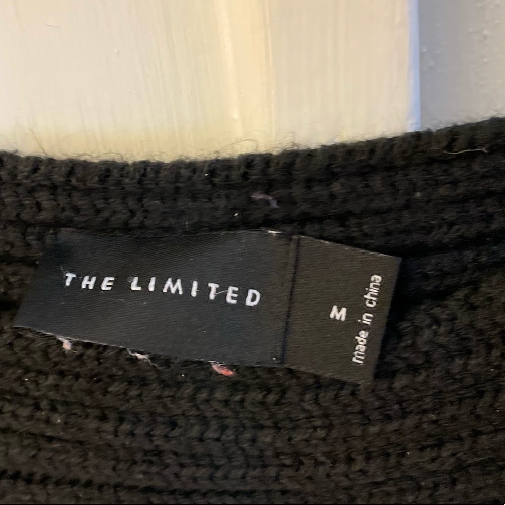 Limited Sweater - Picture 6 of 9
